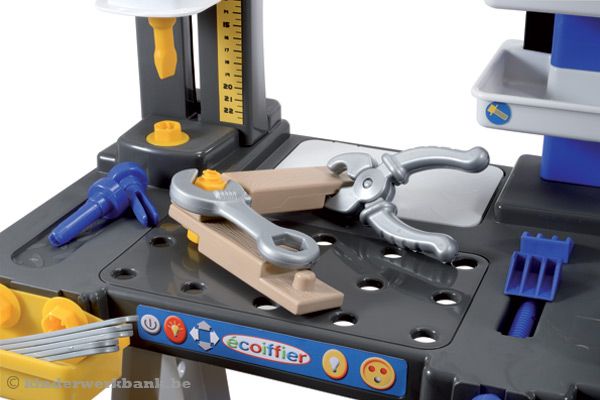 40 delige werkbank met diverse gereedschappen.