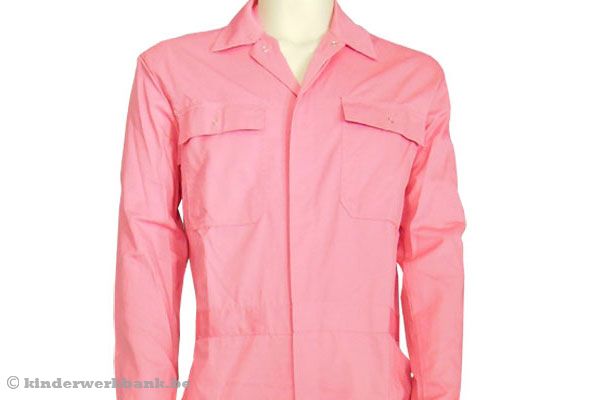 Met verdekte ritssluiting.