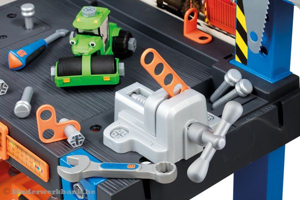 Inclusief bulldozer en bankschroef.